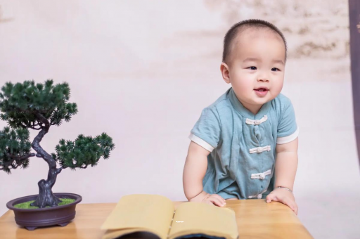 荣成宝宝爱吐奶是什么原因